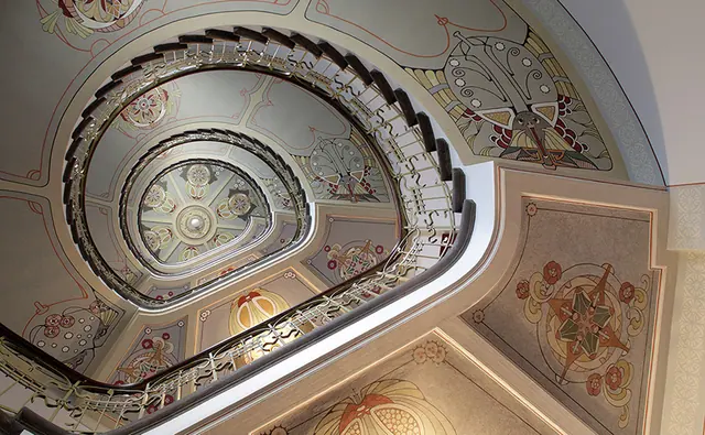 Vītņu kāpnes Rīgas Jūgendstila centrā